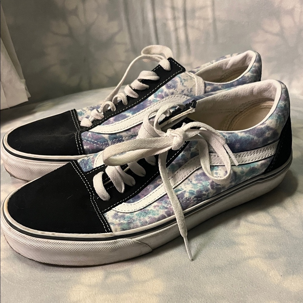 Vans Women's Black and Tie-Dye Sneakers